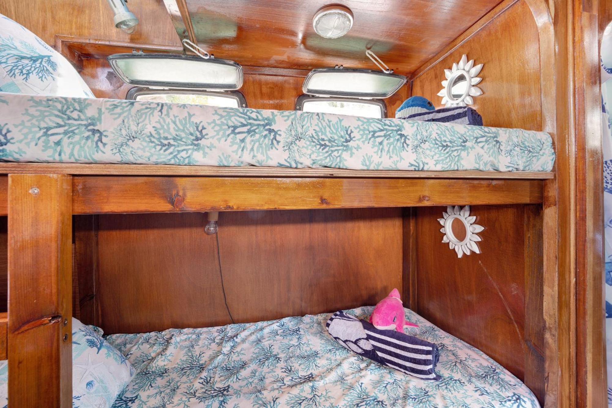 Aloha Jak'S Boat อาลัสซิโอ ภายนอก รูปภาพ